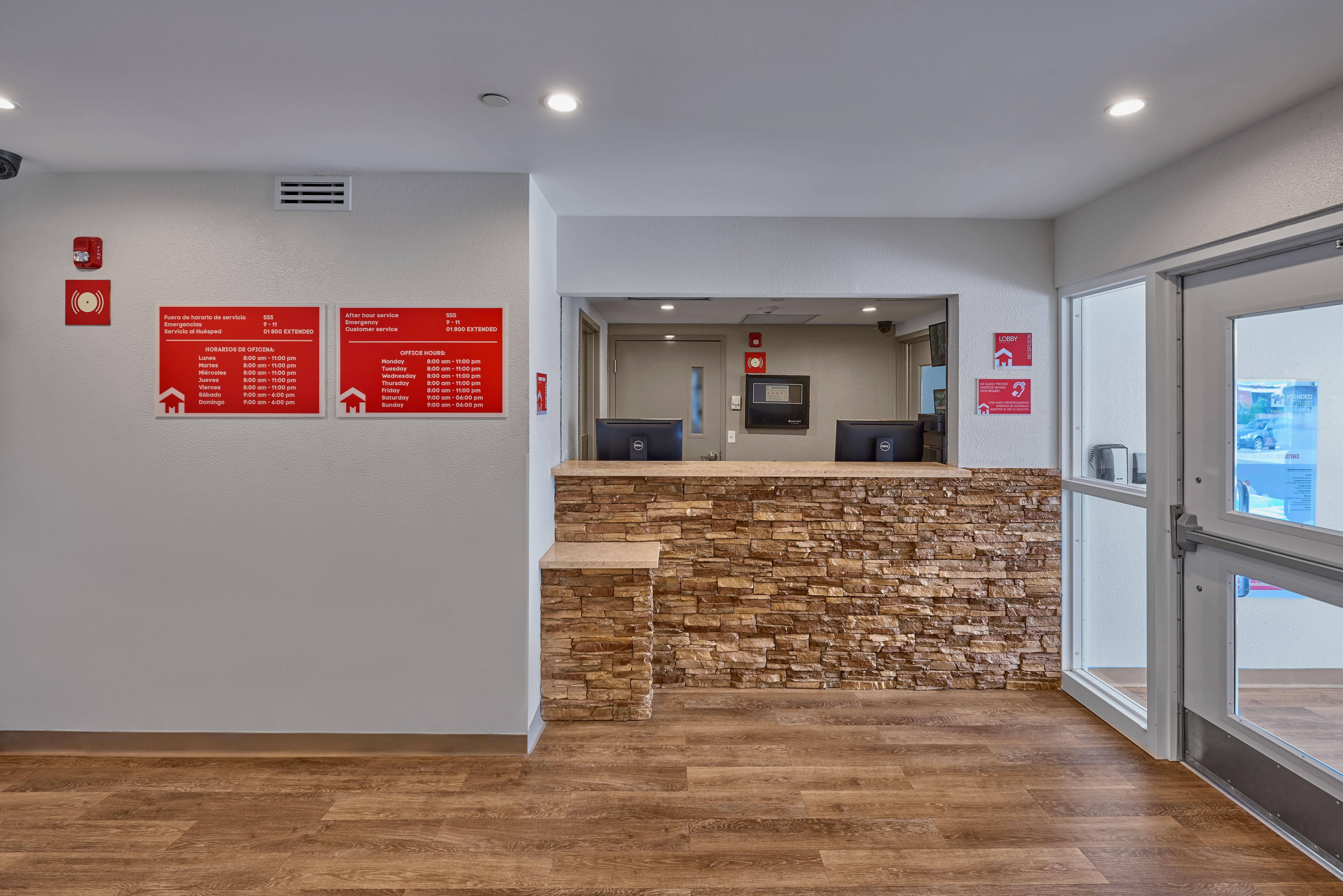 Extended Suites Queretaro Juriquilla จูลิกา ภายนอก รูปภาพ