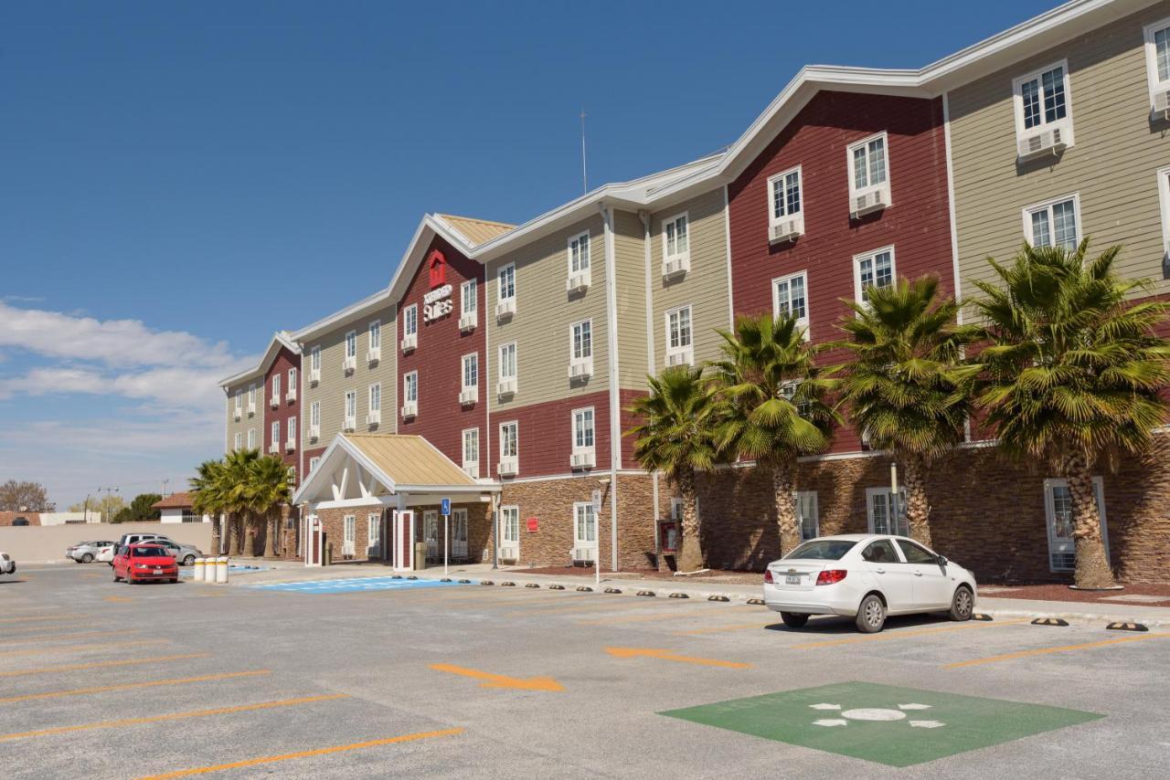 Extended Suites Queretaro Juriquilla จูลิกา ภายนอก รูปภาพ