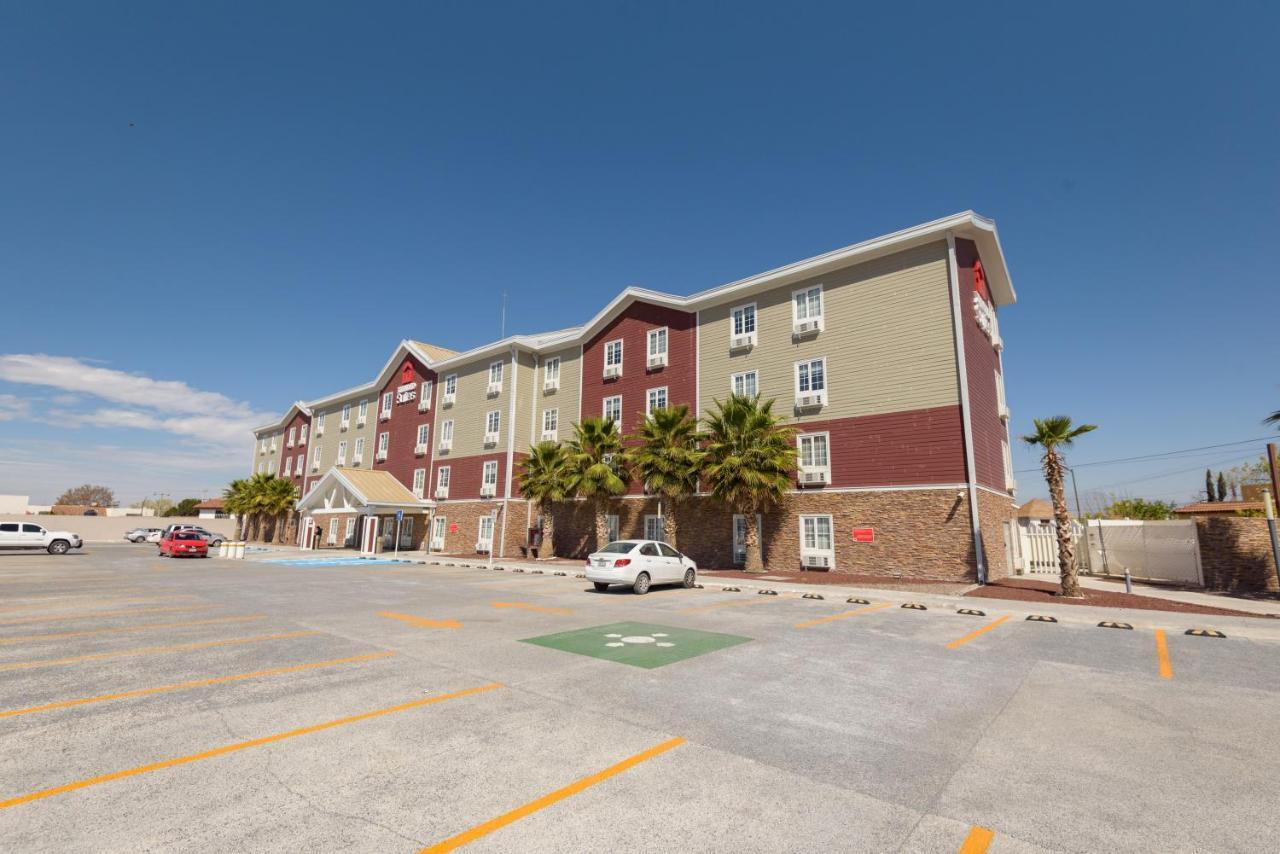 Extended Suites Queretaro Juriquilla จูลิกา ภายนอก รูปภาพ
