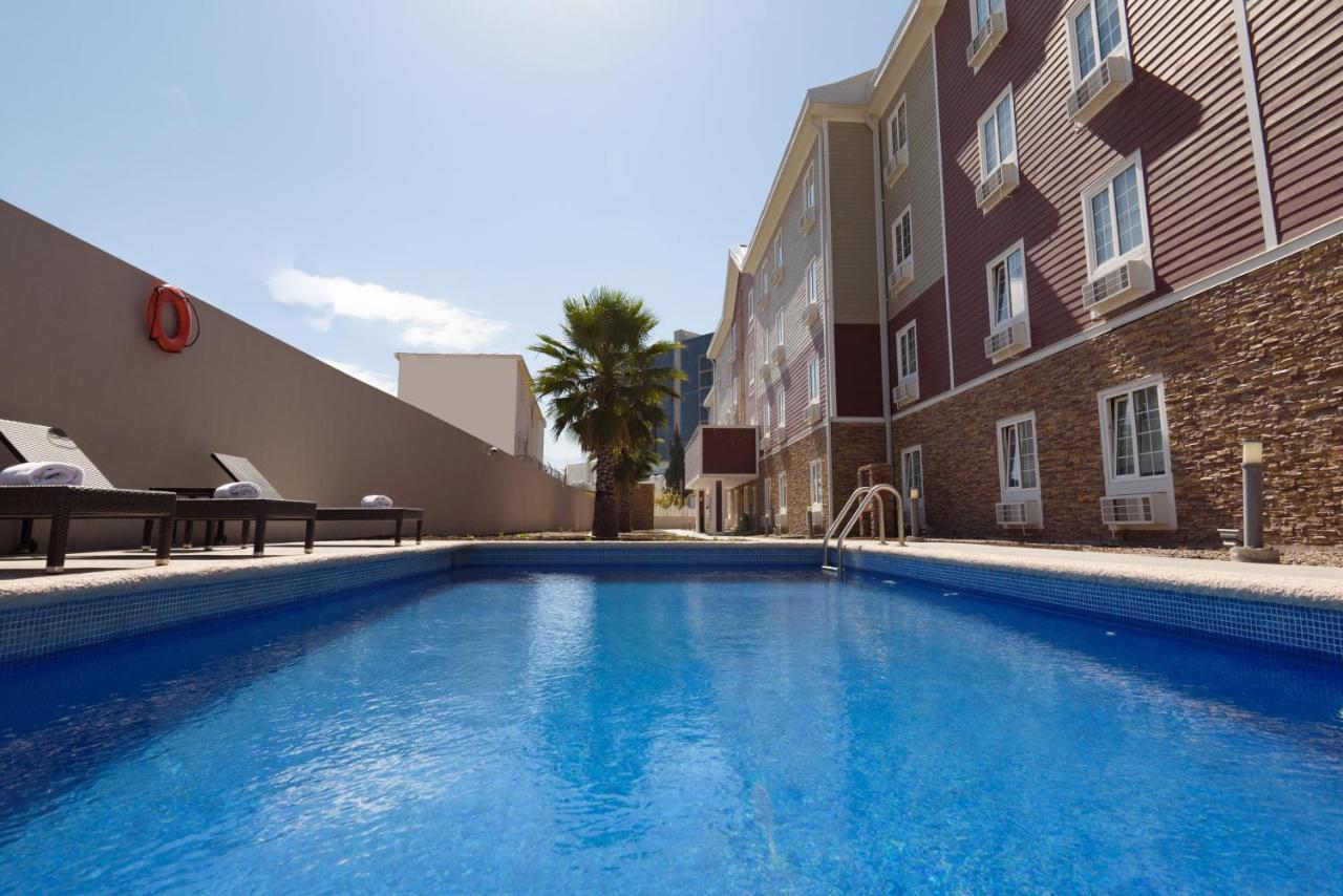 Extended Suites Queretaro Juriquilla จูลิกา ภายนอก รูปภาพ