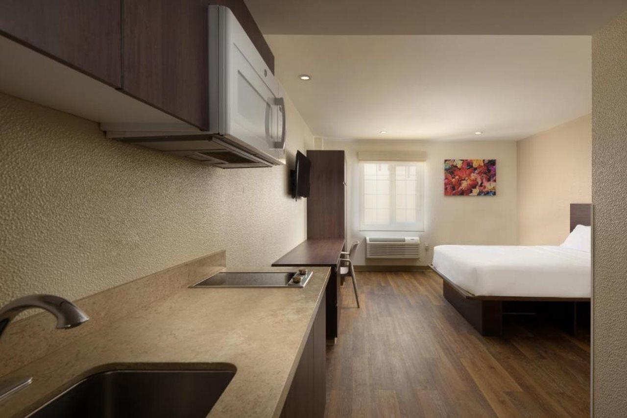 Extended Suites Queretaro Juriquilla จูลิกา ภายนอก รูปภาพ