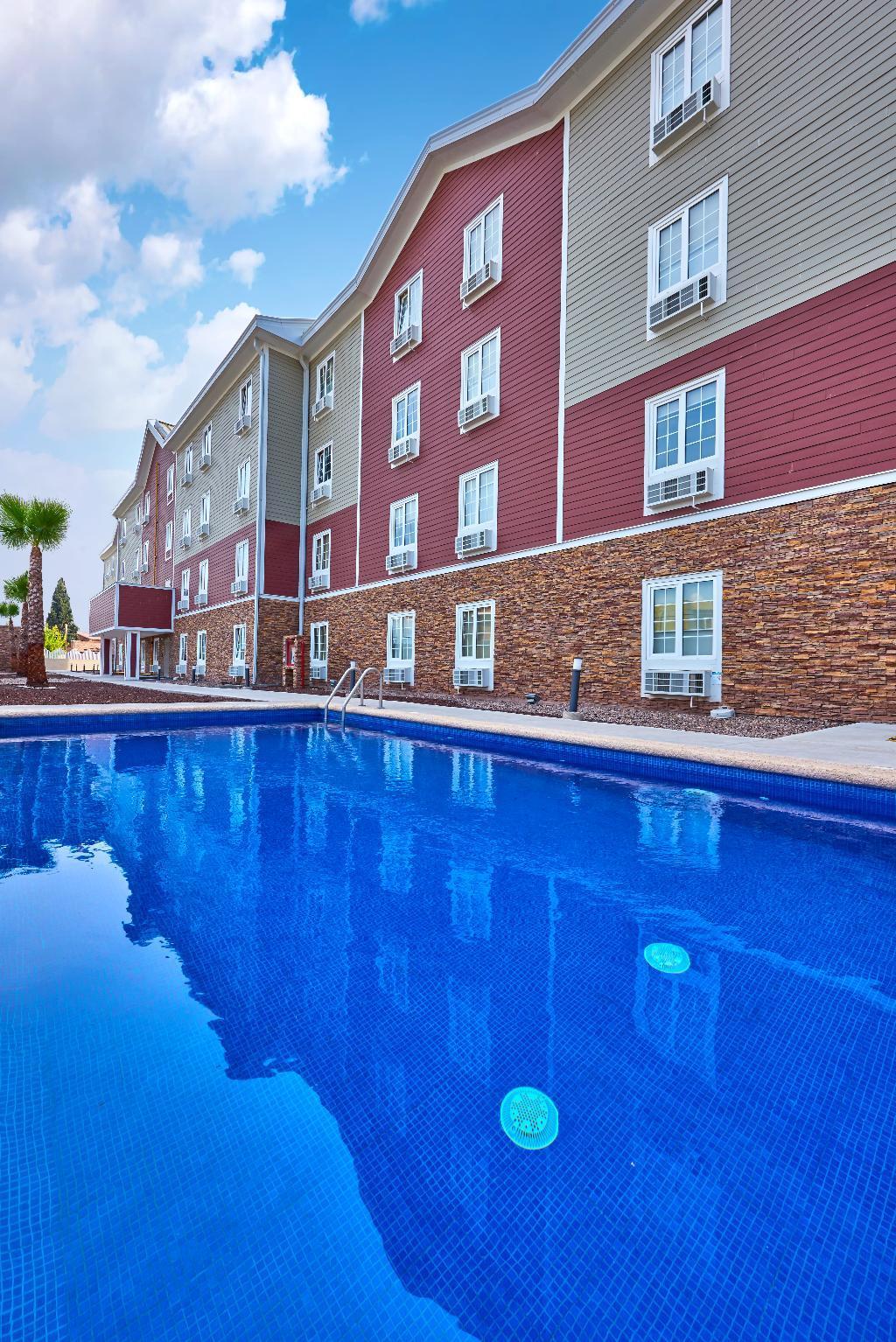 Extended Suites Queretaro Juriquilla จูลิกา ภายนอก รูปภาพ