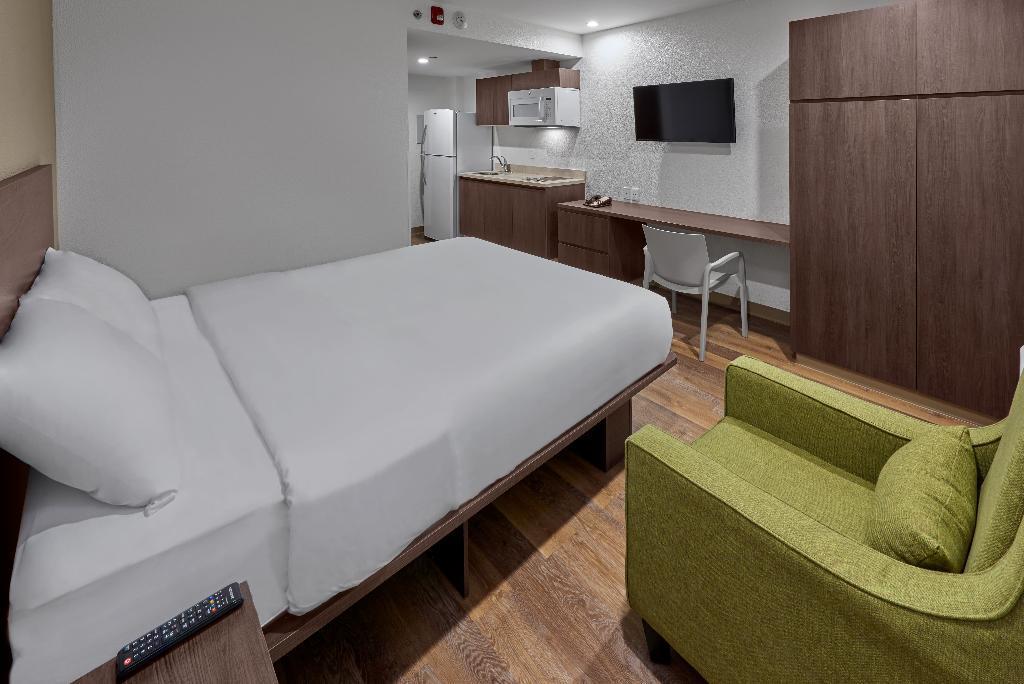 Extended Suites Queretaro Juriquilla จูลิกา ภายนอก รูปภาพ