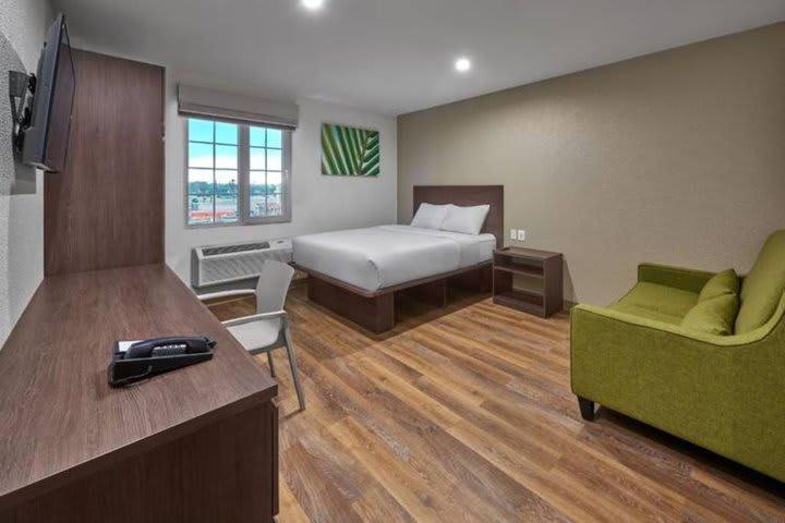 Extended Suites Queretaro Juriquilla จูลิกา ภายนอก รูปภาพ